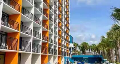 Sun & Sand @ the Landmark Resort