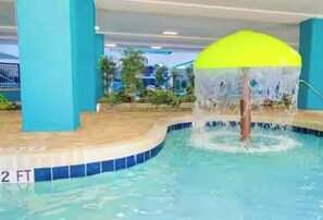 Innendørsbasseng og utendørsbasseng