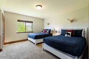 4 Schlafzimmer, Schreibtisch, Bügeleisen/Bügelbrett, kostenloses WLAN