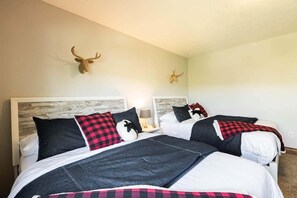 4 bedrooms, desk, iron/ironing board, free WiFi