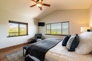 4 bedrooms, desk, iron/ironing board, free WiFi