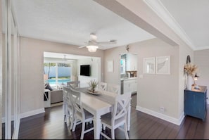 Dining - Pet friendly house with a heated pool and hot tub! (Deerfield Beach)