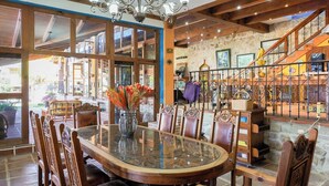 Family House, Balcony, Garden View | Dining room - Casa Cayetana Colonial - Frente al lago (Tequesquitengo)