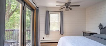 Modern 3BR/2BA Home with Stunning Ridge Views & Private Hot Tub