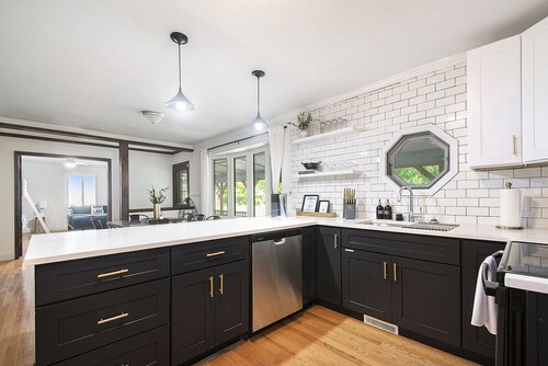 Secluded Retreat w/ Hot Tub, Pickleball/Basketball Court, Putting Green, Arcade