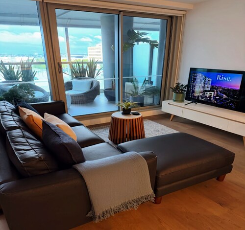 Rise to the Top! Modern 2 Bedroom w/Balcony, Gym, Pool, Spa, Sauna & Steam room