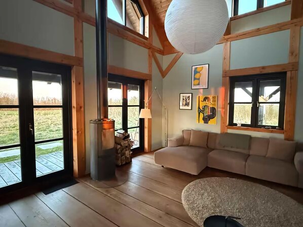 Interior - Log house with views of sea, fjord and Lemvig (Lemvig)