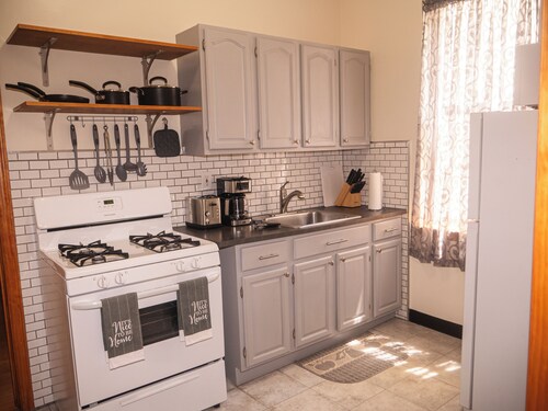 Charming 1-Bedroom apartment in Sunnyside, Queens near 40th St-Lowery St station