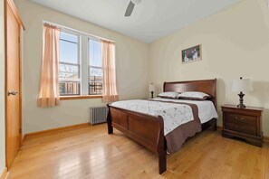 1 bedroom, bed sheets