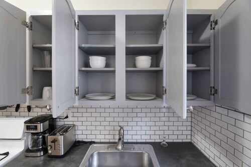 Charming 1-Bedroom apartment in Sunnyside, Queens near 40th St-Lowery St station