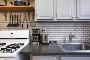 Mikroaaltouuni, uuni, liesi