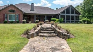 Exterior - 6000 sq ft home with Private Pool and Hot Tub, Sleeps 16 - 13 Acres (Upatoi)