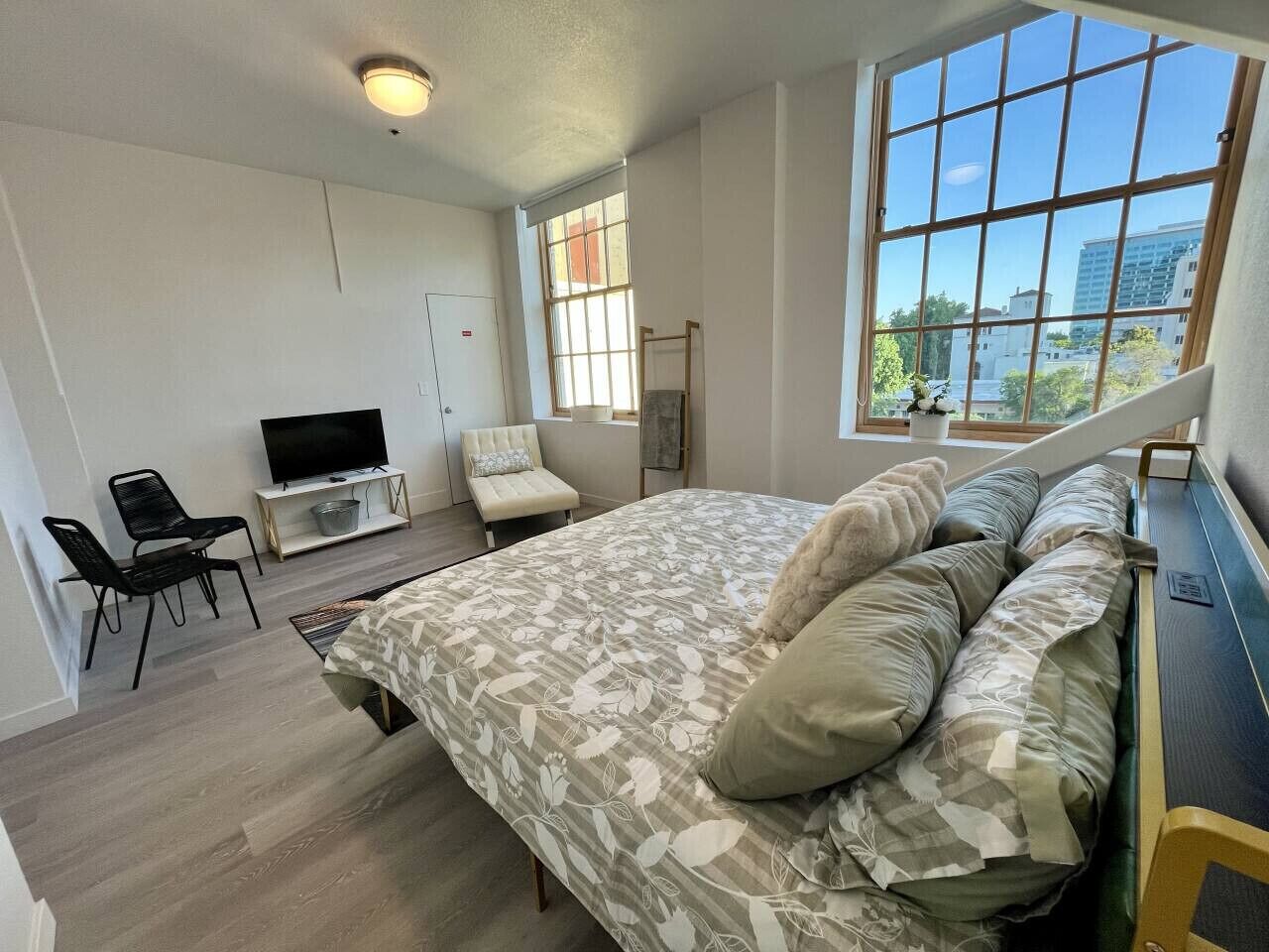 2 quartos, ferros/tábuas de passar roupa, Wi-Fi de cortesia