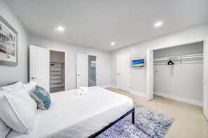 Bureau, fer et planche à repasser, Wi-Fi gratuit, draps fournis