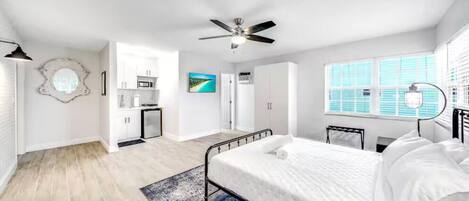 Bügeleisen/Bügelbrett, kostenloses WLAN