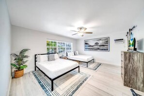 Fer et planche à repasser, Wi-Fi gratuit, draps fournis