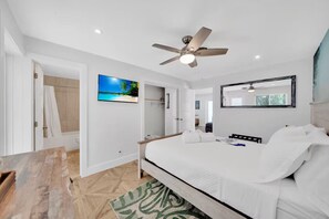 Desk, iron/ironing board, WiFi, bed sheets