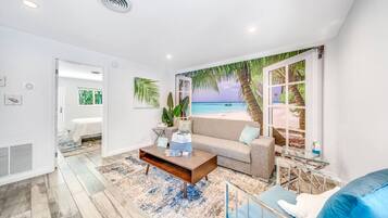 1 sovrum, skrivbord, strykjärn/strykbräda och gratis wi-fi