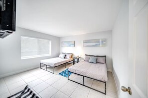 Schreibtisch, Bügeleisen/Bügelbrett, kostenloses WLAN, Bettwäsche