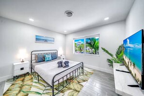 Bureau, fer et planche à repasser, Wi-Fi gratuit, draps fournis