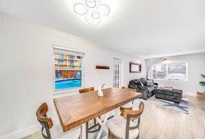 Dining - Tropical Paradise + POOL & PATIO (Fort Lauderdale)