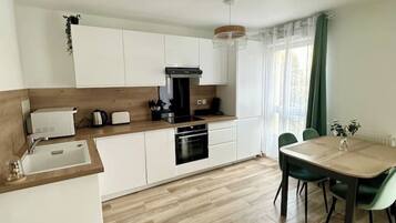 Micro-ondes, four, plaque de cuisson
