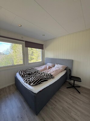 2 Schlafzimmer, Schreibtisch, kostenloses WLAN, Bettwäsche