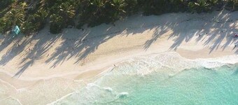 La Casa de Ada Near Airport & Beaches Charming 3-bedroom house with AC andWiFi