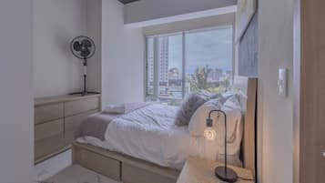 Departamento de lujo, vista a la ciudad | 2 habitaciones, tabla de planchar con plancha y wifi gratis