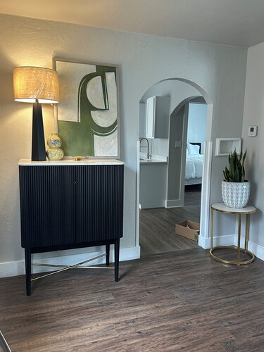 Modern 1-Bedroom Retreat Just Steps from Historic Route 66 with new appliances.