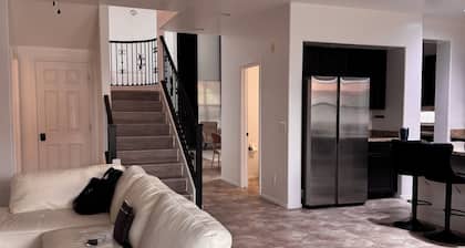 Spacious New Remodeled Home in Goodyear
