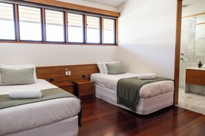 Deluxe House, Sea View