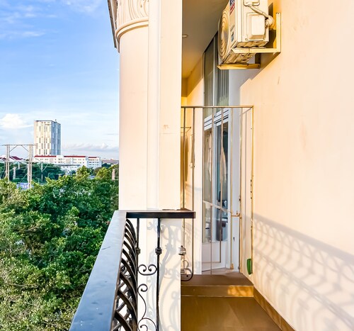 Golden Sun Apartments 7