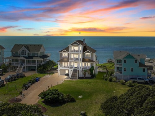 Waterfront Luxury, Private Pier, Gazebo, Resort Amenities & Panoramic Water Views