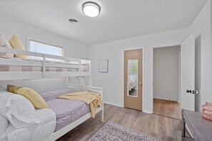2 bedrooms, iron/ironing board, WiFi, bed sheets
