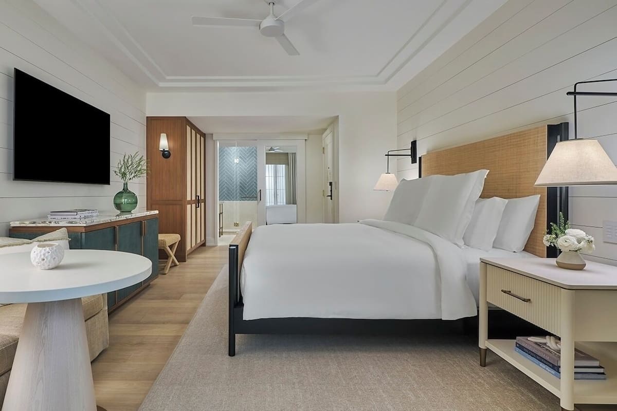 Room, 1 King Bed (Waterfront) | In-room safe, blackout drapes, iron/ironing board