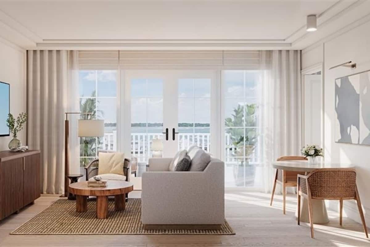 Presidential Suite | In-room safe, blackout drapes, iron/ironing board