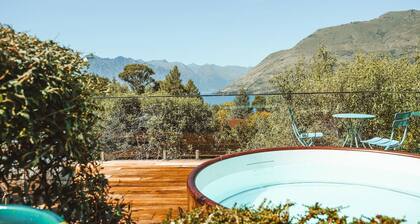 Ora° Retreat - Kereru Cabin - Lofted Lake Views