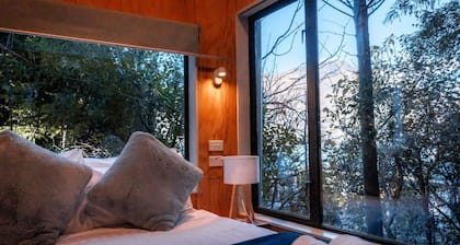 Ora° Retreat Tui Cabin Cozy Forest Escape