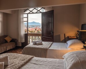 4 slaapkamers, een bureau, gratis wifi, beddengoed