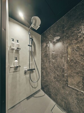 Quarto superior | Chuveiro