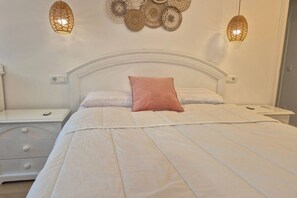 1 bedroom, WiFi (free), bed sheets