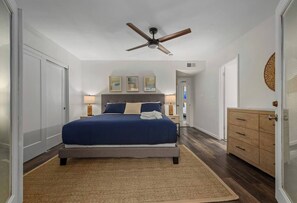 4 slaapkamers, een strijkplank/strijkijzer, gratis wifi, beddengoed