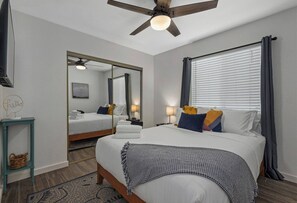 3 عدّة غرف نوم ومكواة/لوح كي وواي فاي مجانًا وملاءات أسرّة