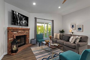 Smart-TV, peis og kontorer