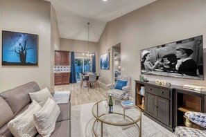 Smart TV, offices - Blue Oasis with Private Heated Pool at NO COST (Tempe)