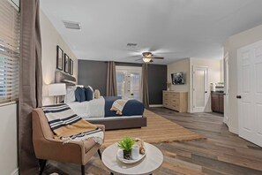 3 chambres, fer et planche à repasser, Wi-Fi gratuit, draps fournis