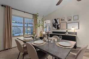Dining - LUX Glendale Home with FREE Private Heated Pool (Glendale)