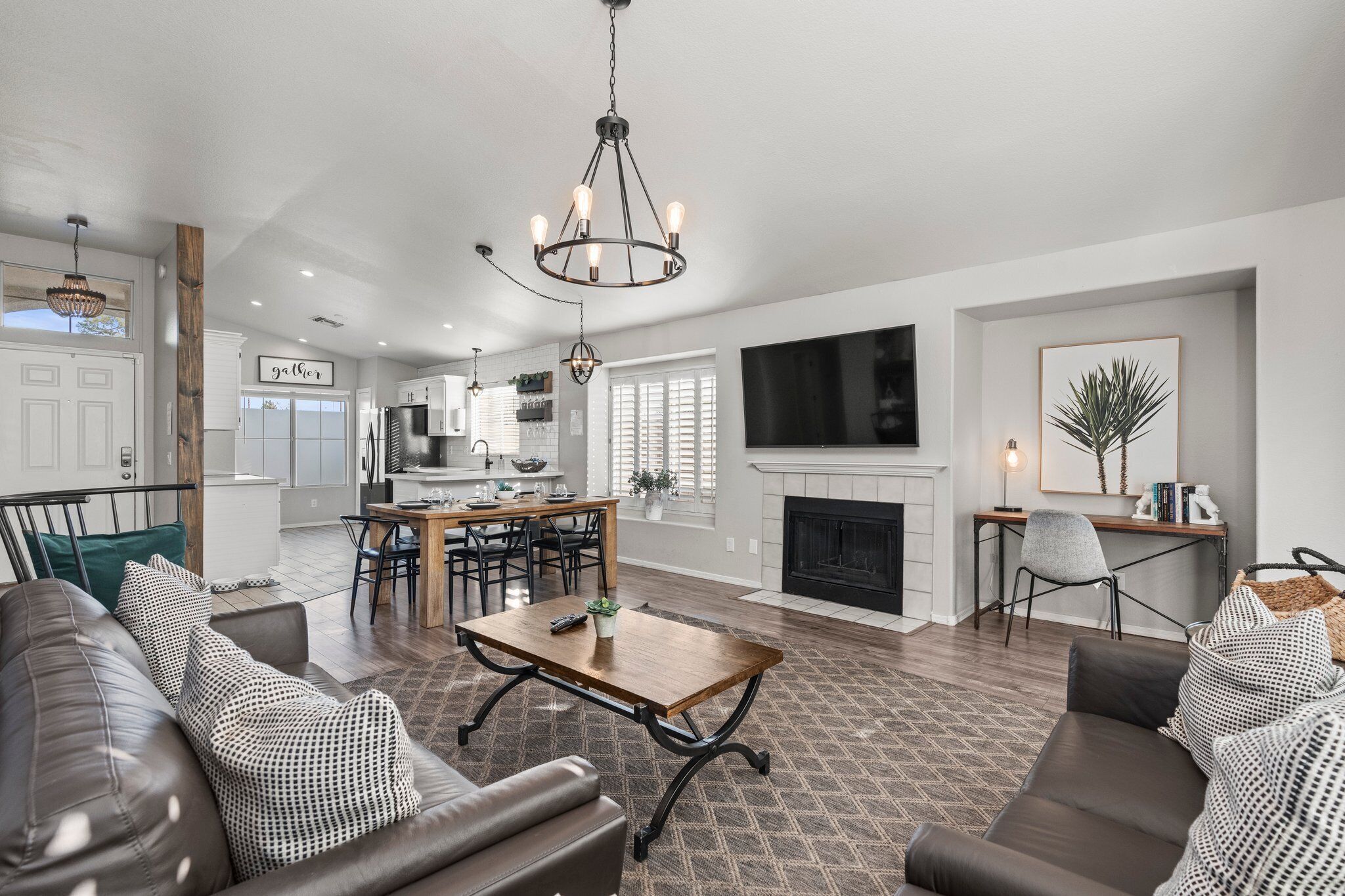 Desert Tails! Most Pet Friendly. Pool & Fire Pit. - チャンドラー, AZ