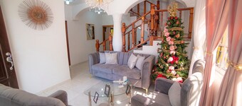 Spacious and secure villa 5 minutes from the beach